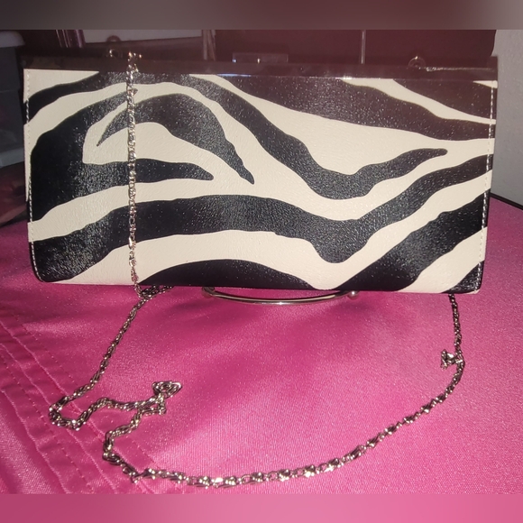 Chic Zebra Pattern Shoulder Bag - Picture 3 of 5